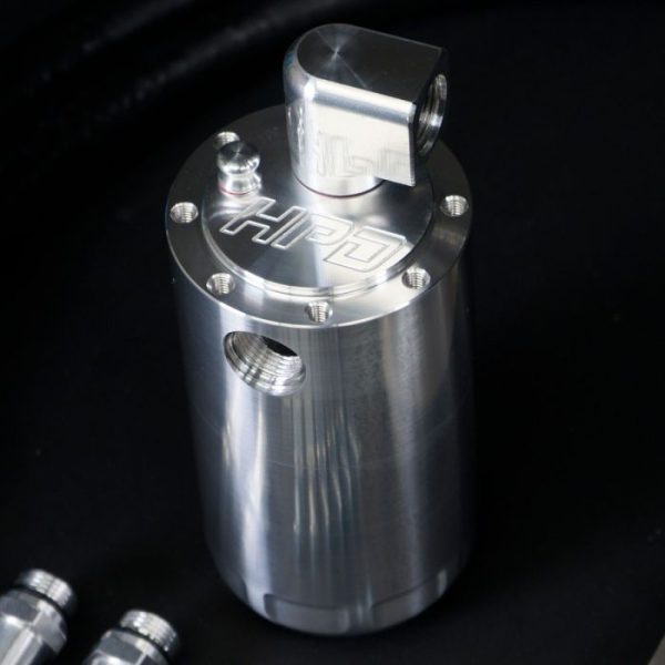 TOYOTA LANDCRUISER 200 SERIES V8 HPD CATCH CAN 2 600x600
